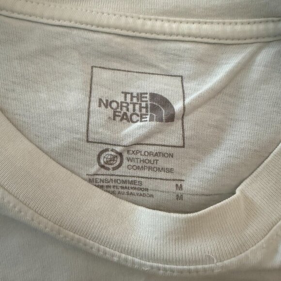 The North Face T-Shirt - Picture 2 of 3